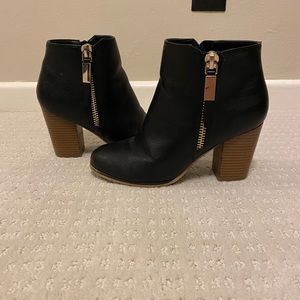 Women’s black bootie